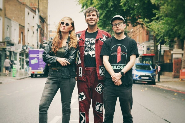 Julianna Barwick in Mary Lattimore izdali skupni album 'Tragic Magic', Alec Cheer pa EP 'Seeing in the Dark'