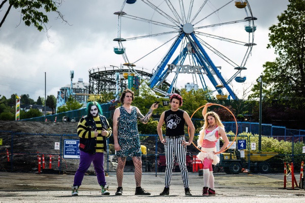 Die Job: "The One Where Cyrus Has Friends"