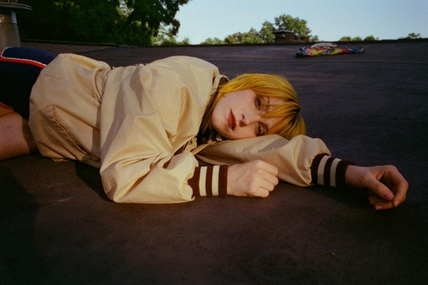 Hayley Williams releases video for "Glum"