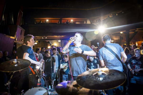 Novi albumi in skladbe Lazuline Harmonic, Aspen Forest, Camper, World's Scariest Police Chases in Charlie Puth razkrivajo podrobnosti o prihajajočem albumu.