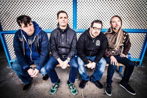 88 Fingers Louie releases live album