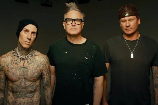 Blink-182 release “Anthem Part 3” live video | Punknews.org