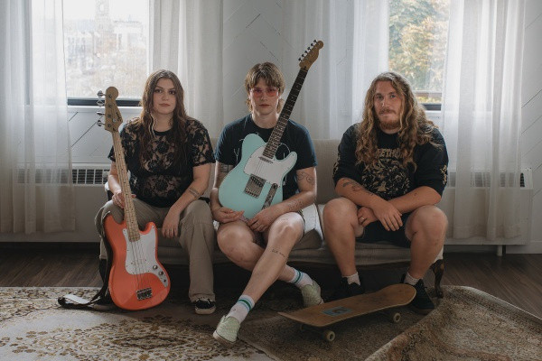 A Farewell Device izdal EP 'Before Daylight', Dazey pa debitiral z 'This is all i am i guess,'