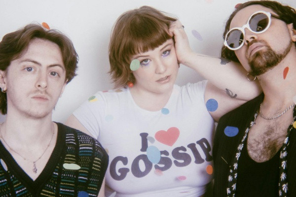 Gen And The Degenerates photographed by Derek Bremner