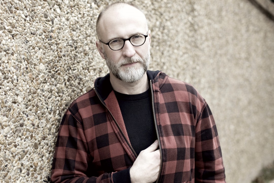 Bob Mould covers Buzzcocks, announces solo tour