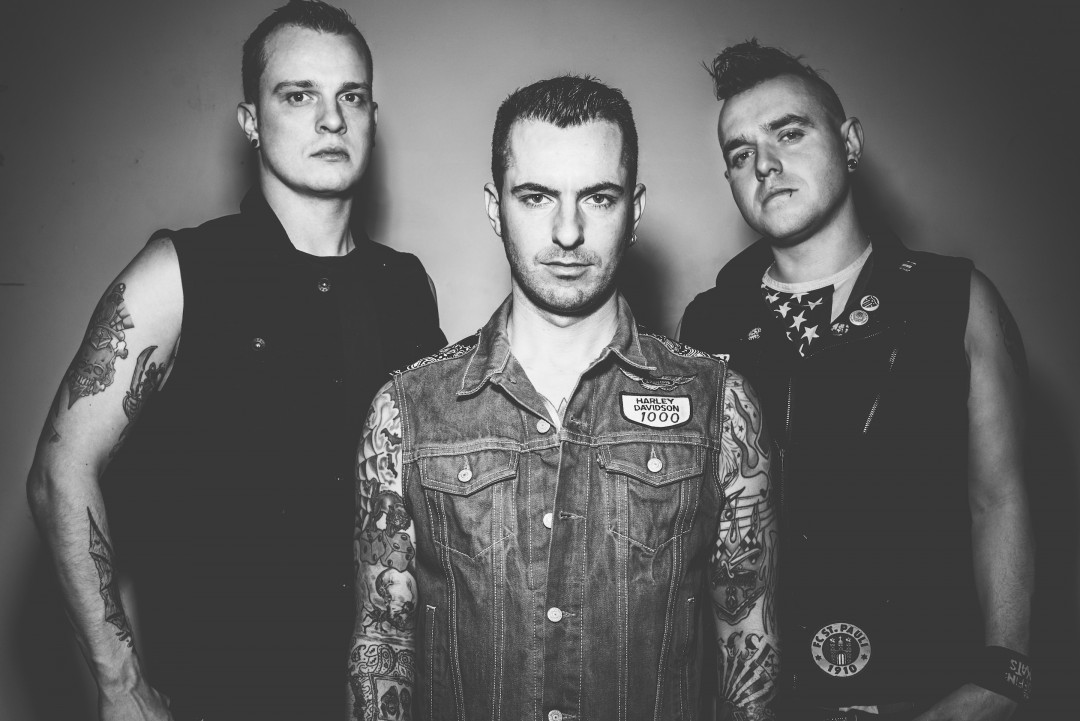 Koffin Kats: "Giving Blood"