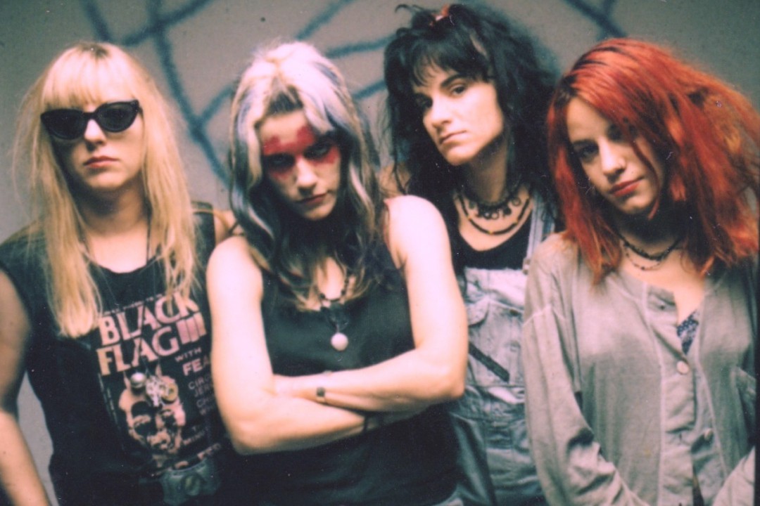 L7 announce reissue of 'Smell The Magic'