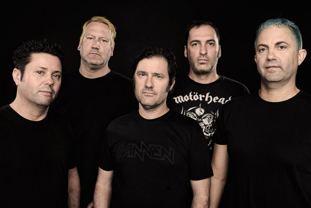 Lagwagon playing 'Trashed' in its entirety on Fat Wrecked for 25 Years Tour