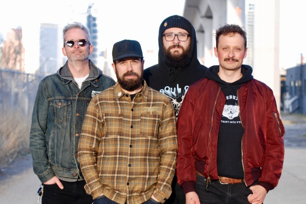 Novi albumi in singli: Sabrina Carpenter, Hayley Williams, Clock DVA, HighSchool, The Members, Leftover Crack, Die Spitz, Them Damn Dogs in Quit It!