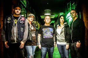 Tsunami Bomb:&quot; Lemonade (2000)&quot;