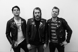 Listen to the new DeeCRACKS album!