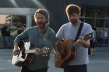 Hot Water Music performs impromptu acoustic session in Germany