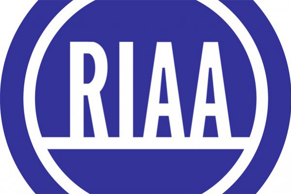 RIAA to count online streams towards gold and platinum status