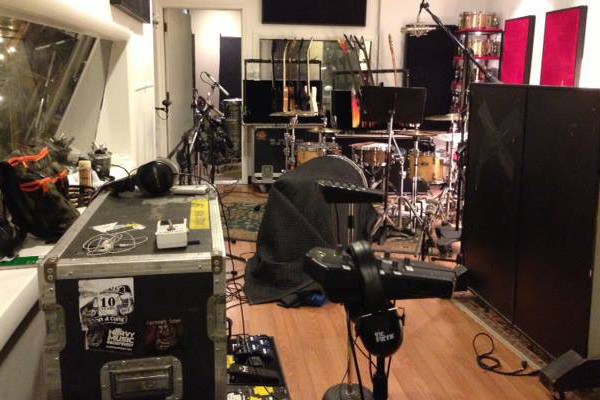 Darkest Hour begin recording
