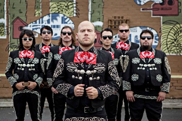 Mariachi El Bronx: (UK)