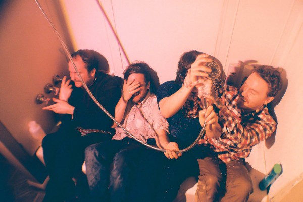 Pagiins: "Cigarette" (Punknews Exclusive)