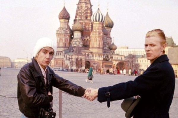 Iggy Pop deejays David Bowie radio tribute