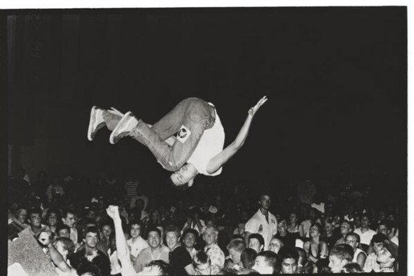 Sonos/Rough Trade to host Edward Colver photo exhibit