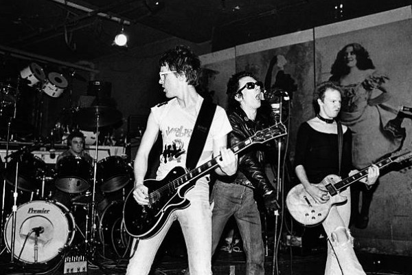 Gibson Guitars in severe financial trouble