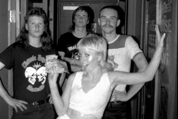 Amyl and the Sniffers stream new single