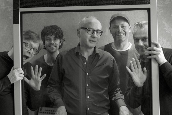 Teenage Fanclub: “Everything Is Falling Apart”