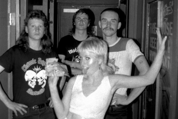 Amyl and the Sniffers win $30k from Levis Jeans