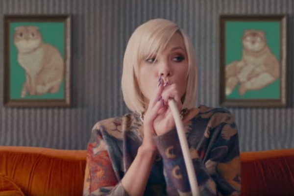 Worriers' Denitzio contributes art to Carly Rae Jepsen video
