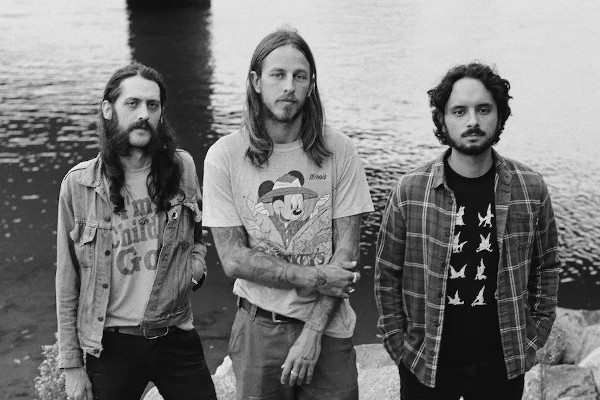 Warish release "S.H.M. (Second Hand Misery)" video