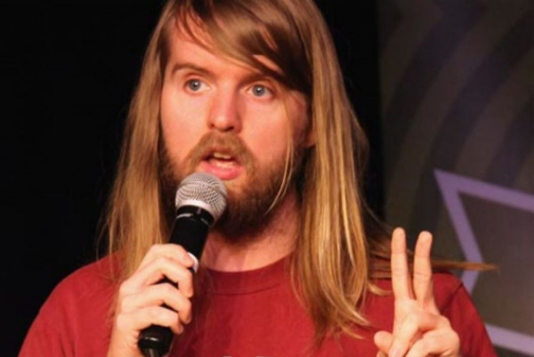 Actor and comedian DC Pierson appears on This Might Be a Podcast to talk Replacements
