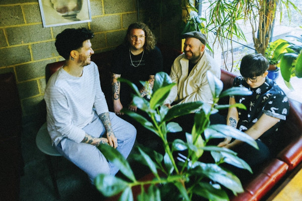 Nervus: "Rental Song" (feat. Evan Weiss of Into It. Over It.)
