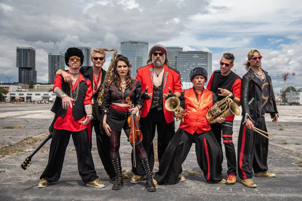 Russkaja: "No Borders"