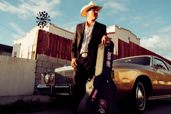 Listen to the new track by Jason Cruz and Howl!