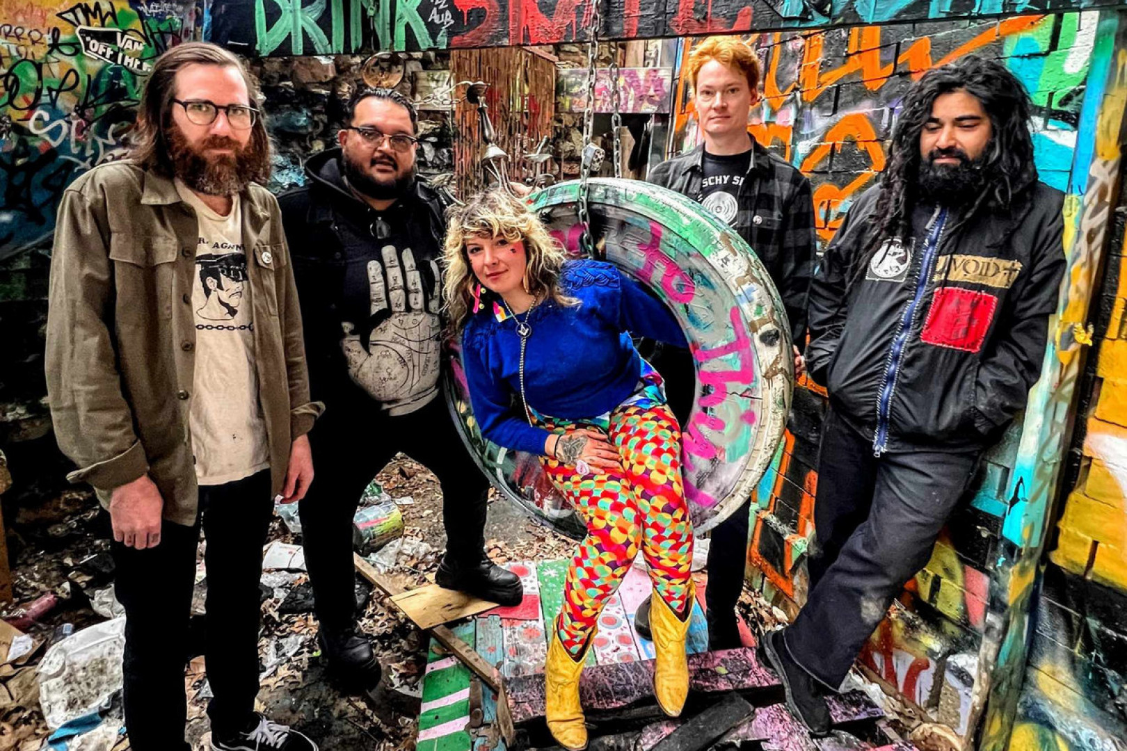 Trash Knife releases video for "Party Friends"